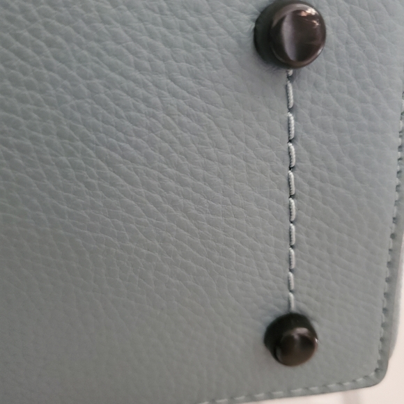 NWTs COACH WILLOW Bucket - 2way Crossbody/Shoulder Bag/Pebble Leather- Sage Blue - Picture 8 of 11